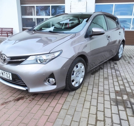 Toyota Auris cena 38900 przebieg: 147000, rok produkcji 2013 z Lubań małe 466